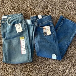 2 pairs of Levi's Signature Blue Denim Capris